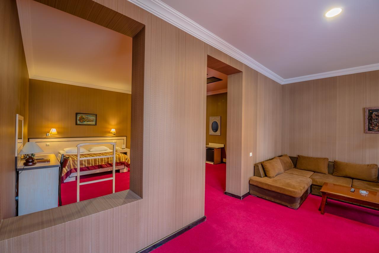 Hotel Rikhe Monika Tbilisi Zewnętrze zdjęcie